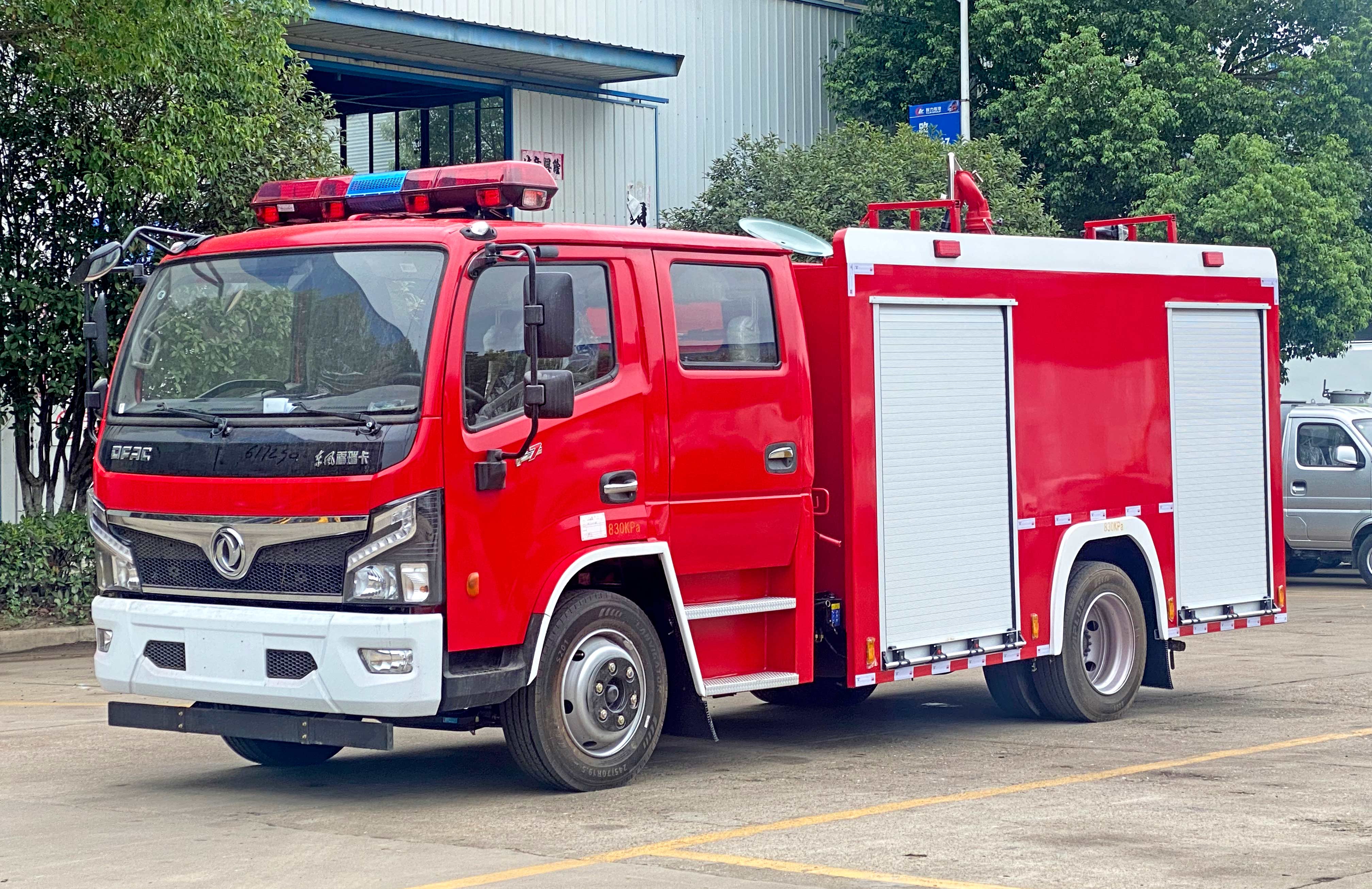 東風(fēng)大多利卡泡沫消防車